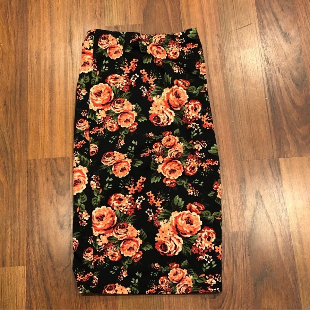 Joyce Leslie Black Floral Skirt